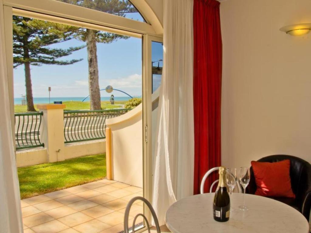 Beachfront Motel Napier Exterior foto