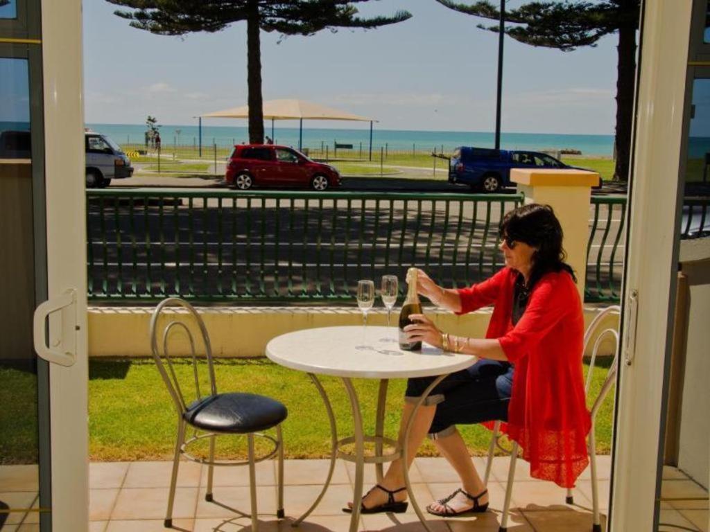 Beachfront Motel Napier Exterior foto