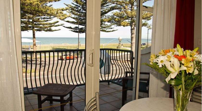 Beachfront Motel Napier Habitación foto