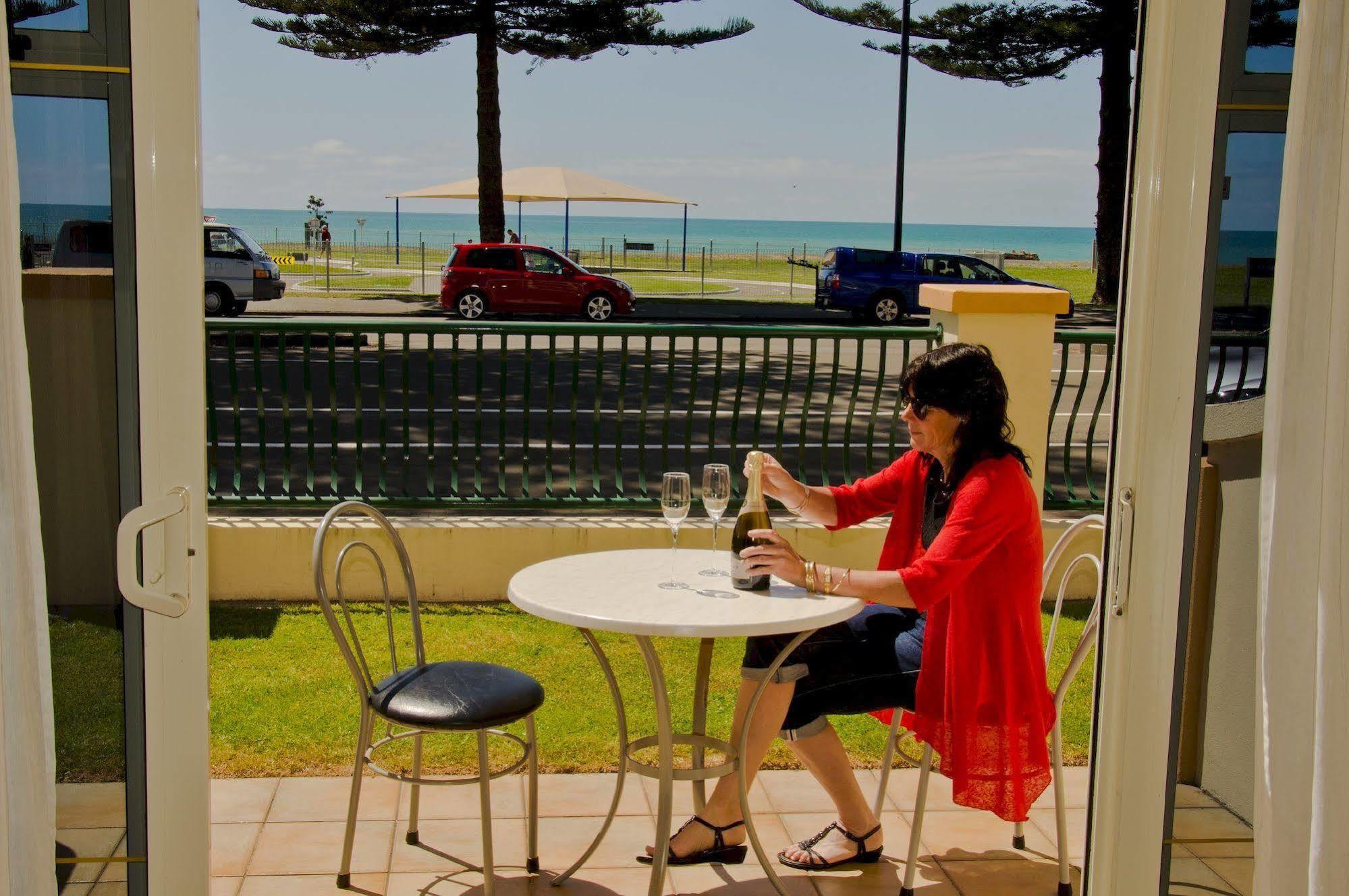 Beachfront Motel Napier Exterior foto